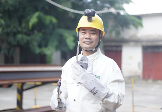 乐鱼网站员工李勇:全国表彰！乐鱼网站员工李勇荣膺全国劳动模范