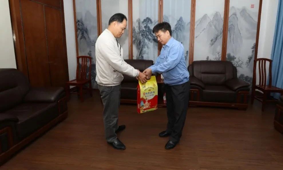 1705652659930442.jpg 海南省总工会到leyu.乐鱼(集团)数码股份有限公司官网
开展新春慰问2.jpg