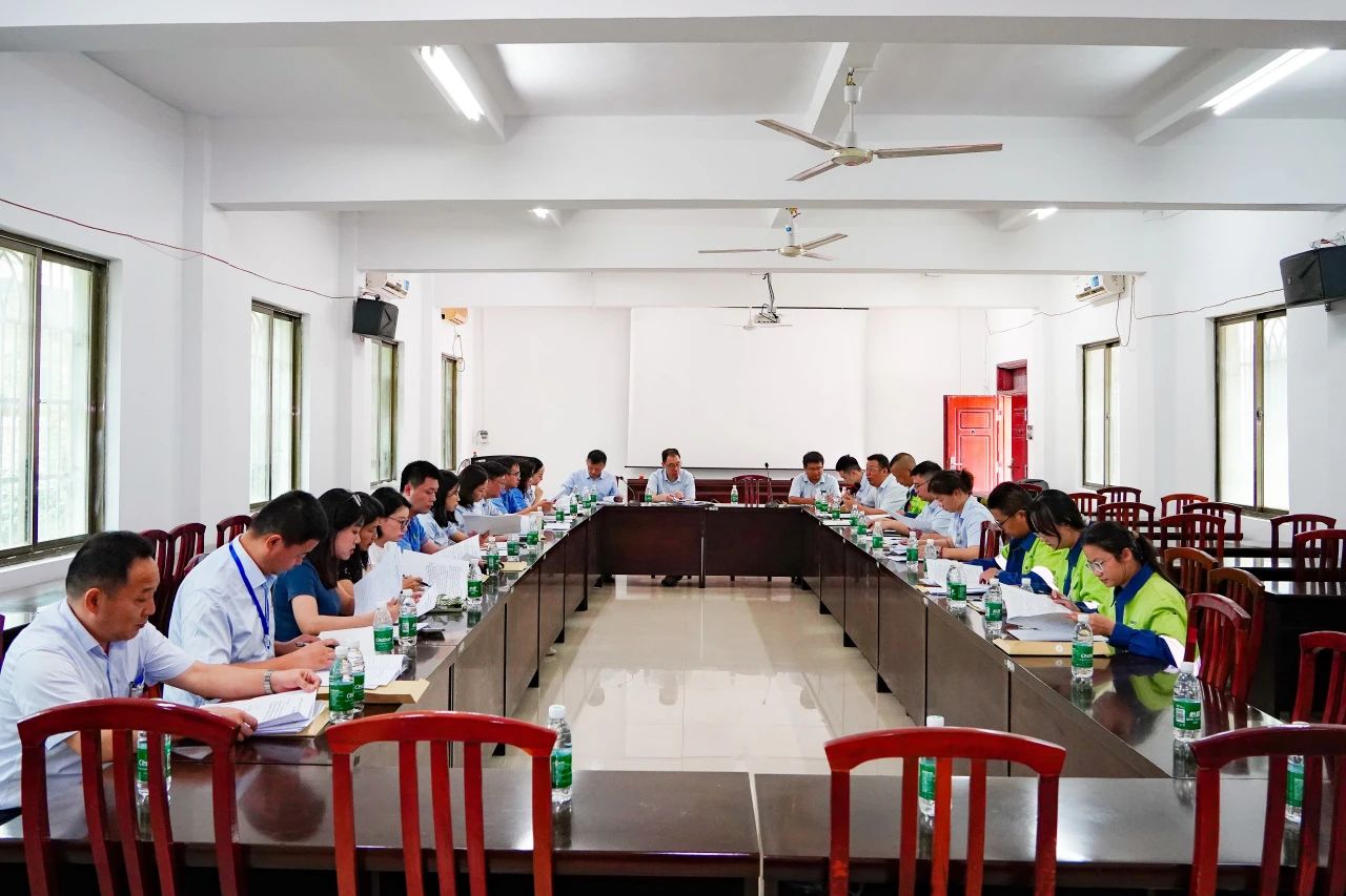 乐鱼网站召开第四届职工代表大会第一次会议62.jpg