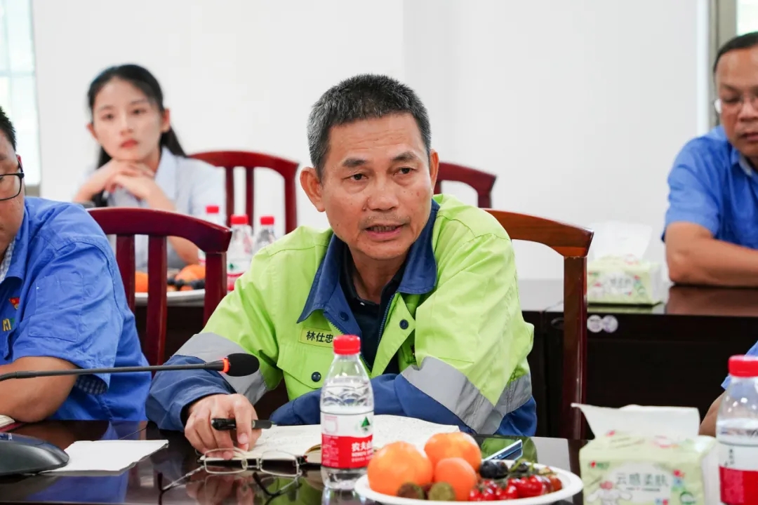 乐鱼网站召开“七一”座谈会7.jpg