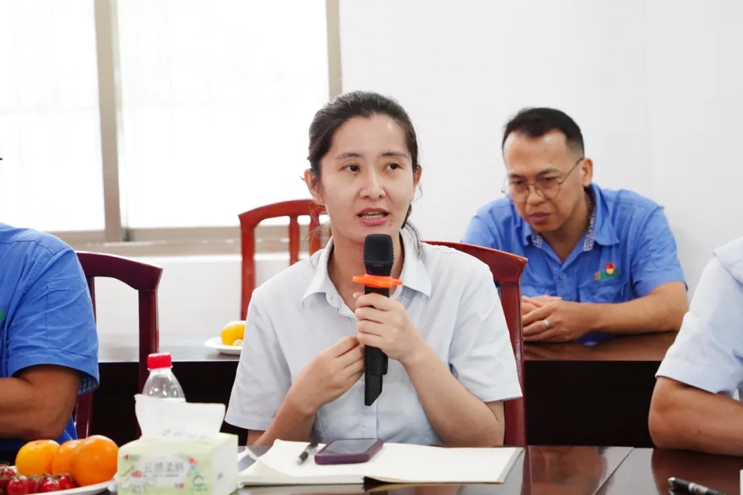 乐鱼网站召开“七一”座谈会10.jpg