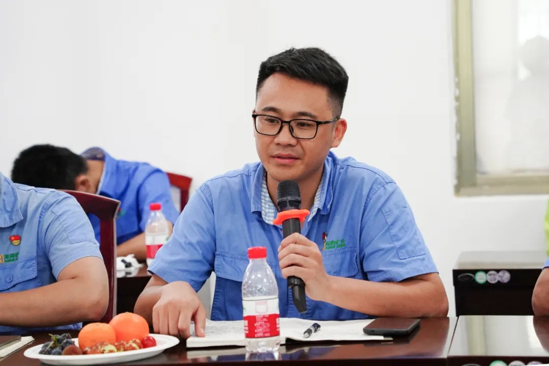 乐鱼网站召开“七一”座谈会14.jpg