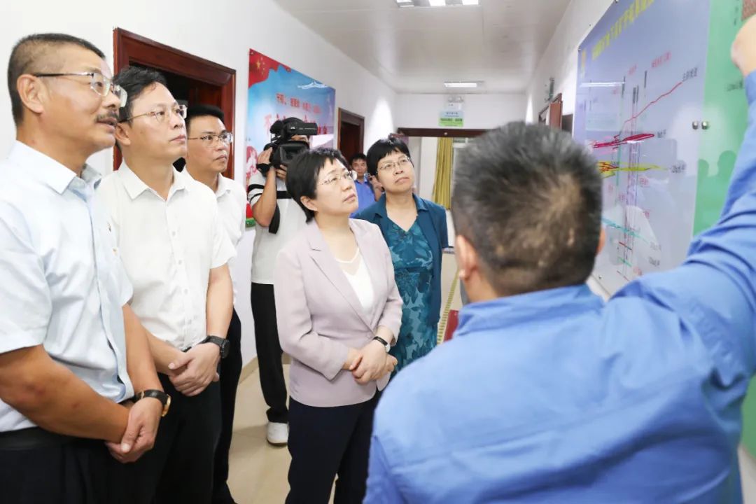 海南省委常委苗延红到leyu.乐鱼(集团)数码股份有限公司官网
调研