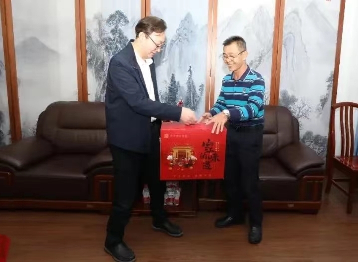 海南省总工会到leyu.乐鱼(集团)数码股份有限公司官网
开展新春慰问